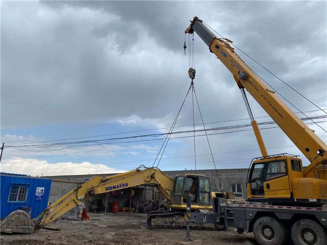 德城区25吨吊车的工作半径是多少？