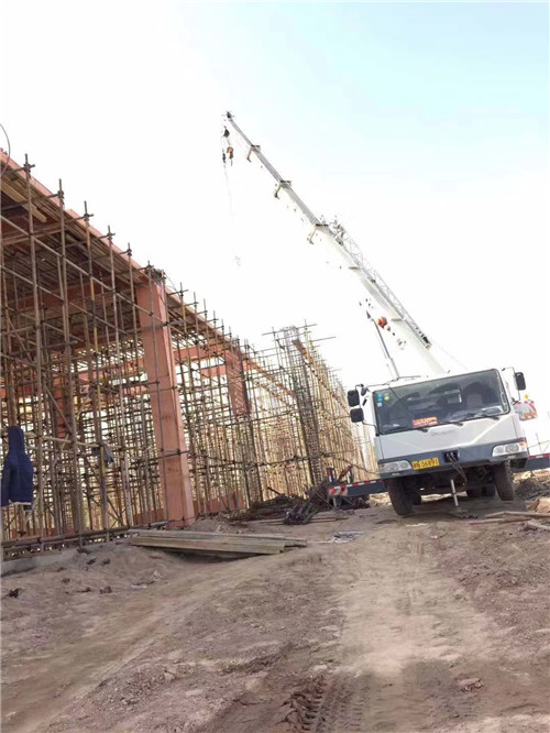 德城区吊车作业的安全注意事项有哪些？