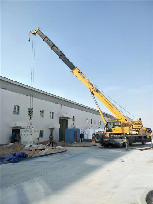 德城区“超载就喊停”—— 吊车的 “重量保镖” 技术