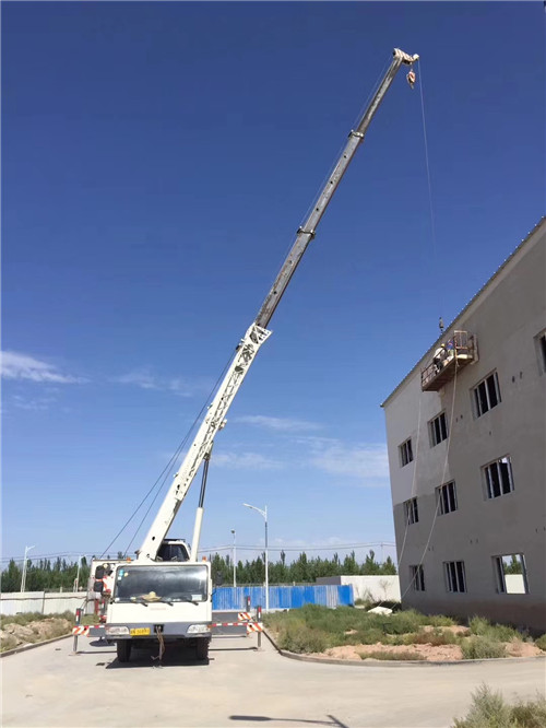 德城区“轻装强干”—— 吊车的 “轻量化臂架” 技术