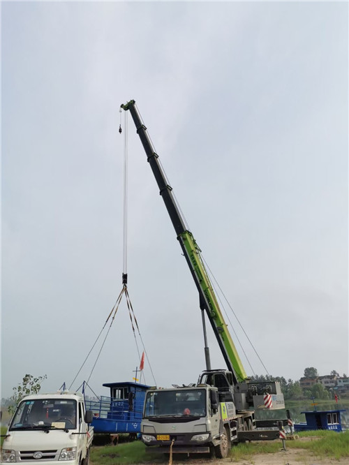 德城区桥梁建设吊装案例